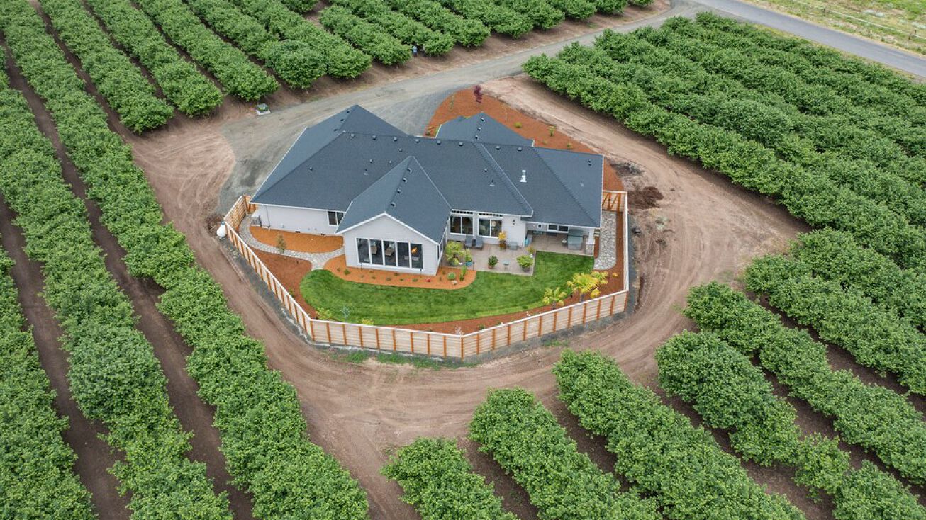 30576 Stellmacher Dr SW, Albany, OR 97321