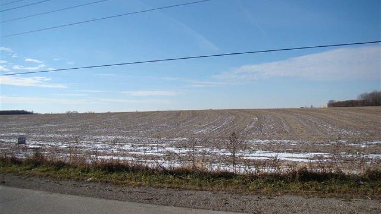 S Center St, Beaver Dam, WI 53916