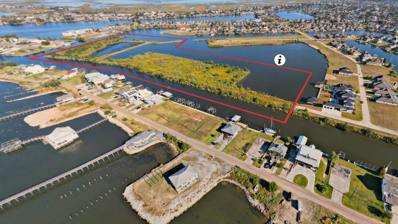 Clipper Island Rd, Eden Isle, LA 70458