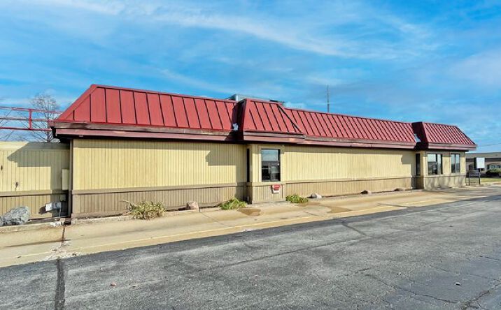 Pictures of Retail property located at 6033 Osage Beach Pkwy, Osage Beach, MO 65065 for sales - image #1