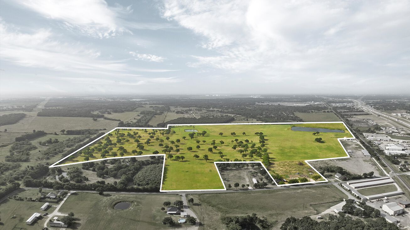 E Hilltop Ln, Elm Mott, TX 76640