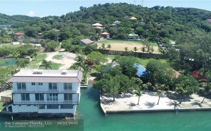 Pictures of Multifamily, Land, Special Purpose property located at Pitts Lagoon, Rotan, HN 00000 for sales - image #1