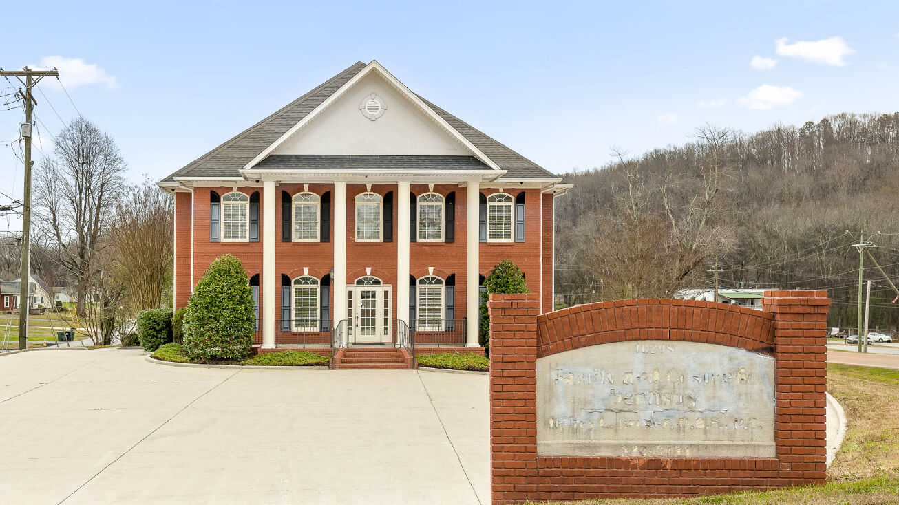 10298 Walden St, SoddyDaisy, TN 37379 Office Property for Sale