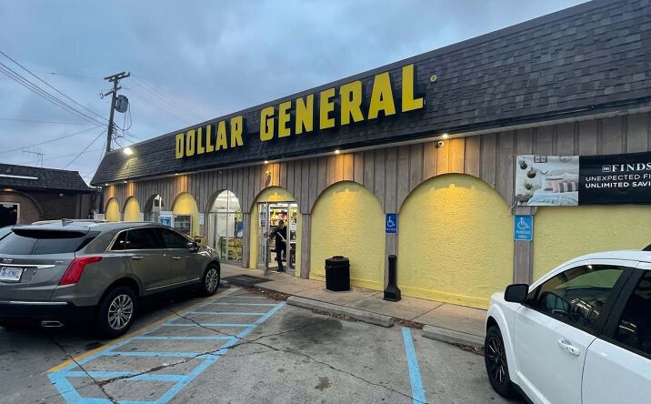 Pictures of Retail property located at 25205 Gratiot Ave, Roseville, MI 48066 for sales - image #1