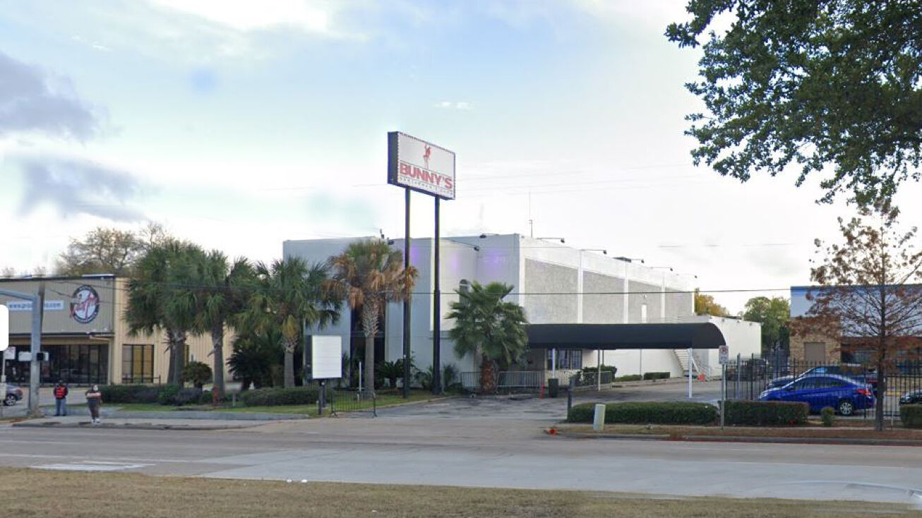 Pictures of Retail property located at 6213 Richmond Ave, Houston, TX 77057 for sales - image #1