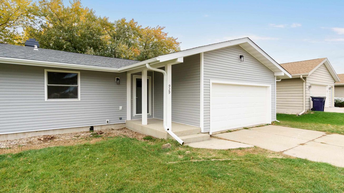 927929 Suffolk Dr, Janesville, WI 53546