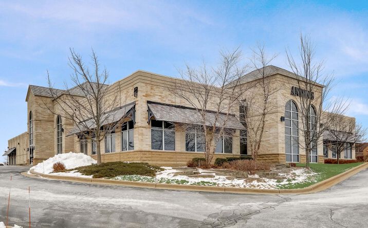 Pictures of Retail, Office property located at 1231 George Towne Dr, Pewaukee, WI 53072 for sales - image #1