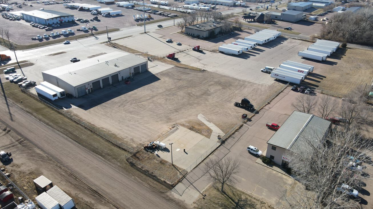 1600 E Benson Rd, Sioux Falls, SD 57104