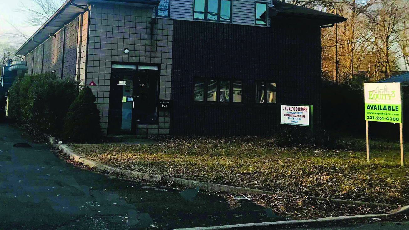 153 Walnut St, Northvale, NJ 07647