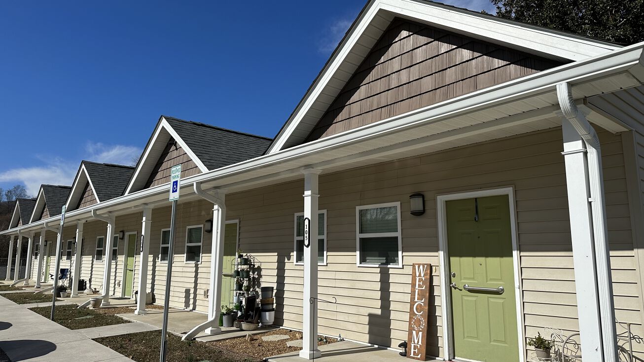 131 Nevada Ave, LaFollette, TN 37766