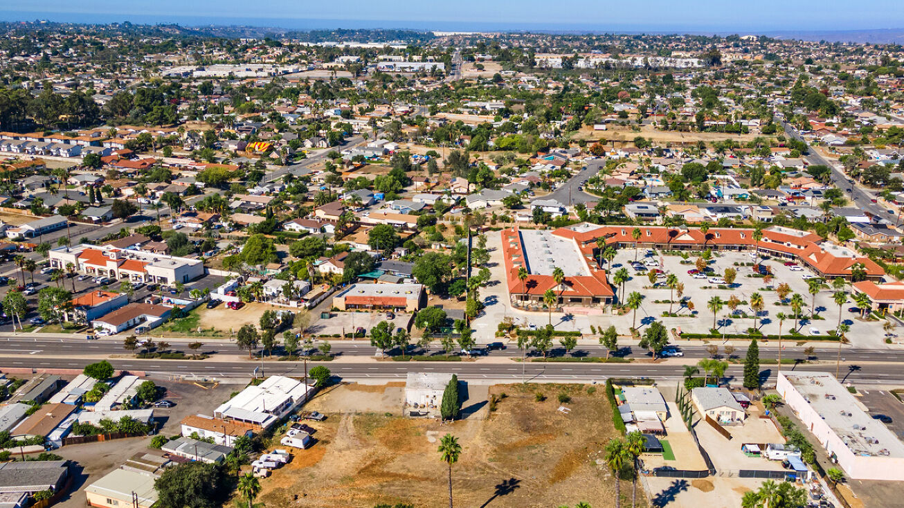 1125 N Santa Fe Ave, Vista, CA 92084