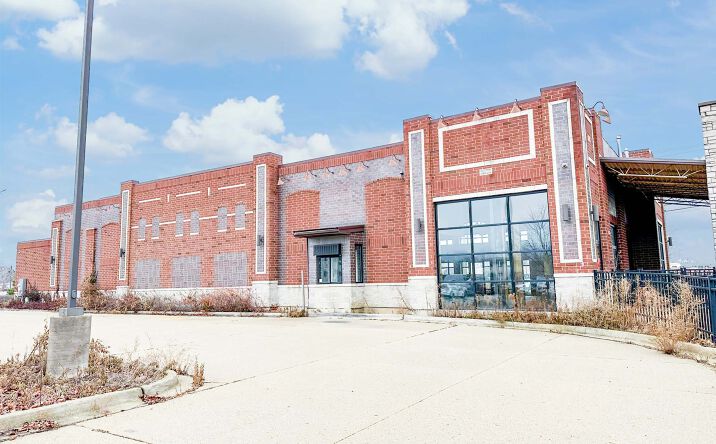 Pictures of Retail property located at 1960 N Rand Rd, Palatine, IL 60074 for sales - image #1