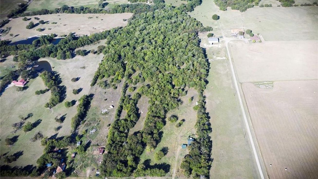 1486 FM 1743, Windom, TX 75492