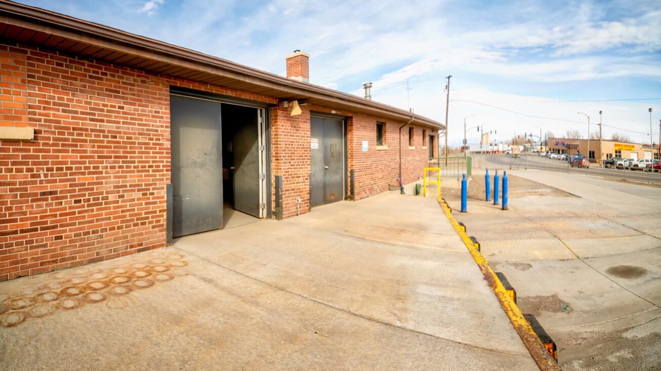 110 S 5th St, Worland, WY 82401