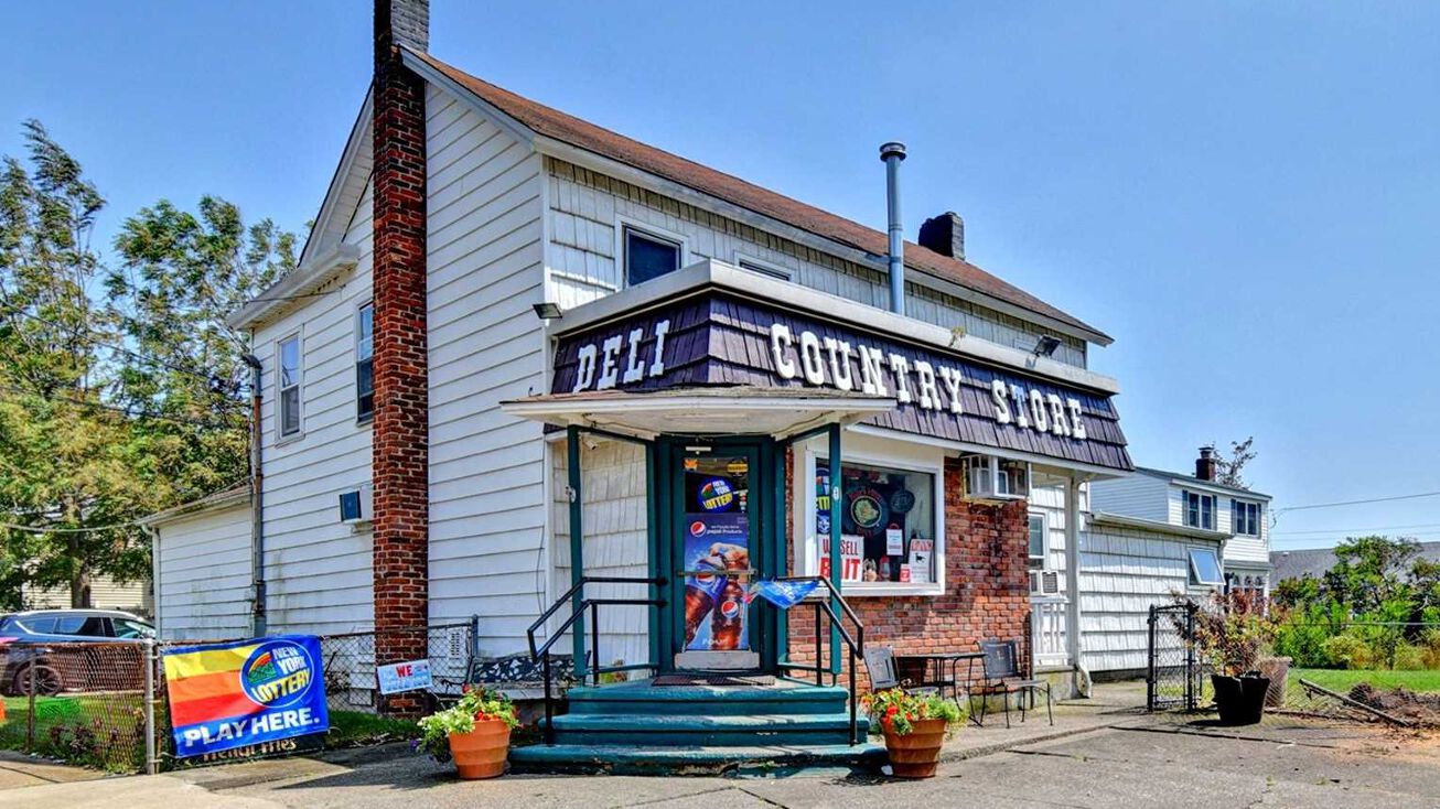 479 S. Ocean Ave, Patchogue, NY 11772