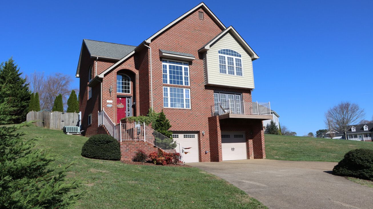 33454 Spring Hill Dr, Glade Spring, VA 24340
