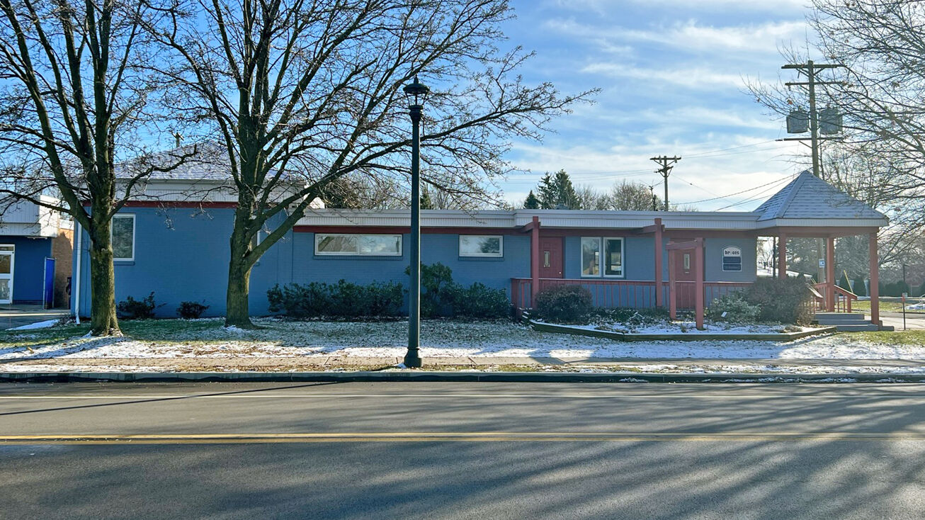 2141 W 8th St, Erie, PA 16505