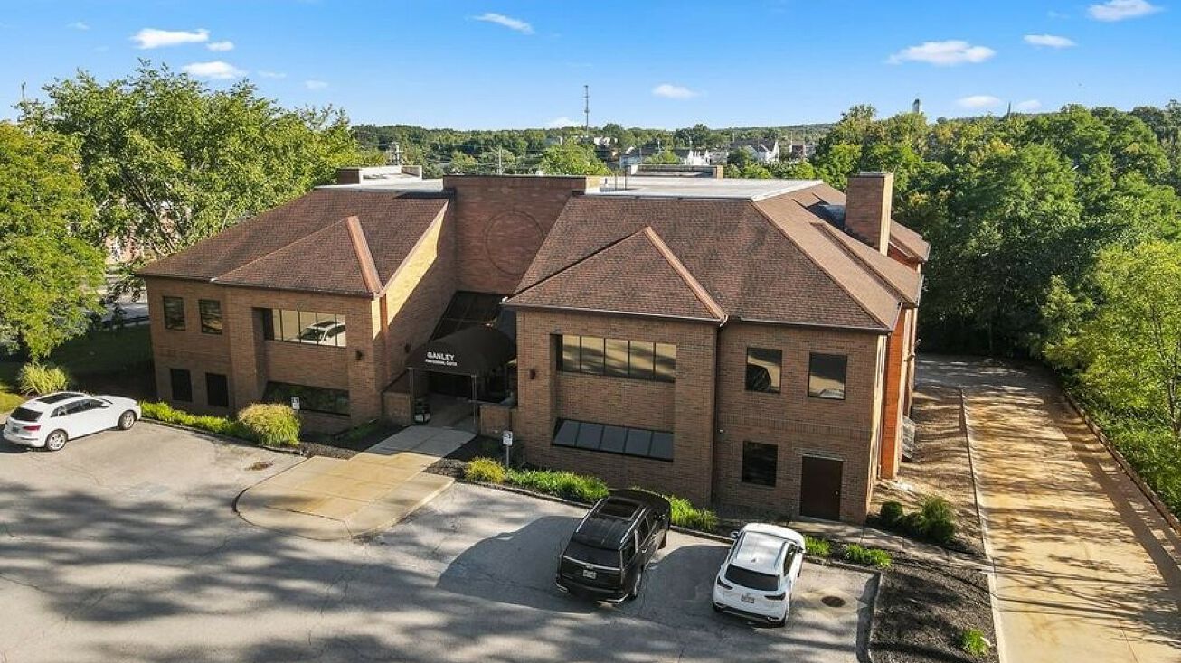 8748 Brecksville Rd, Brecksville, OH 44141