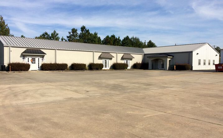 Pictures of Retail property located at 1113 US-98, Columbia, MS 39429 for sales - image #1