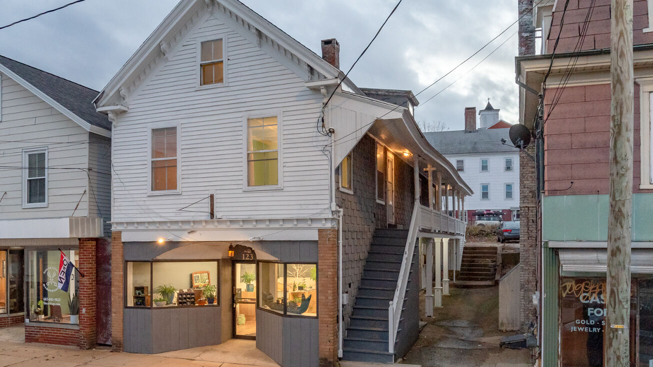 123 Main St, Somersworth, NH 03878