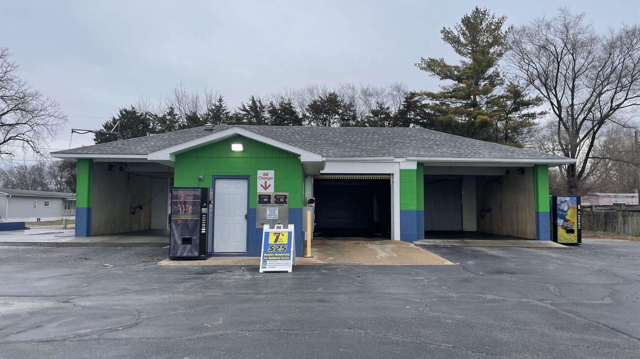 1401 WALL Street, Beardstown, IL 62618 Retail Property for Sale 1401 WALL Street