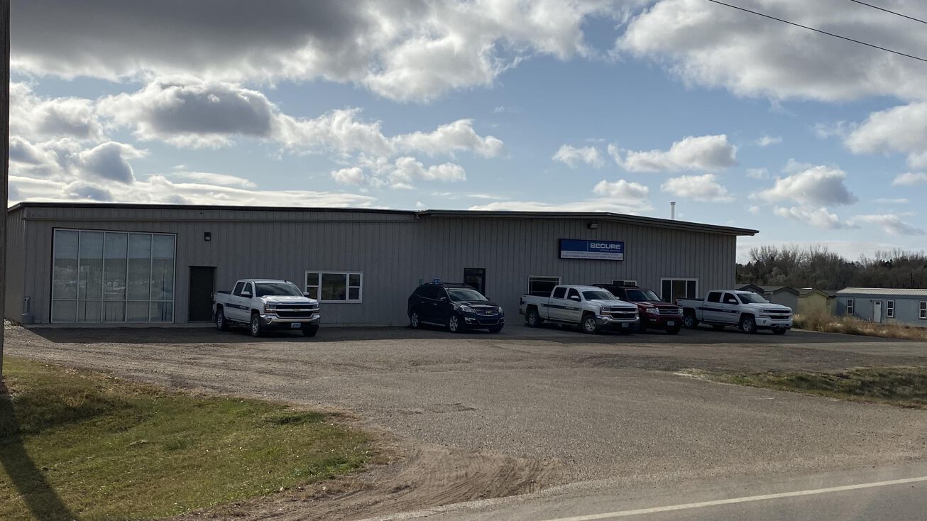 5807 W Front St, Williston, ND 58801