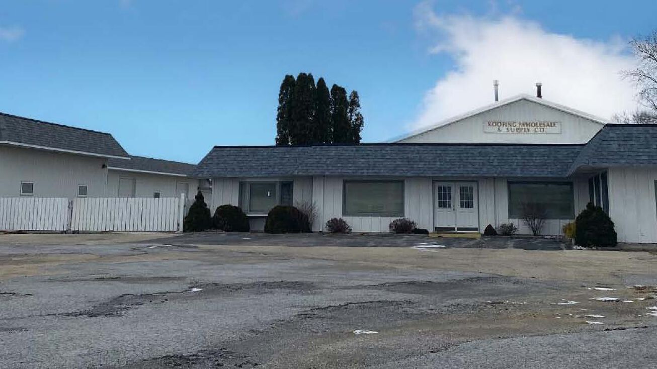 2833 Hickory Grove Rd, Davenport, IA 52806 Industrial Property for