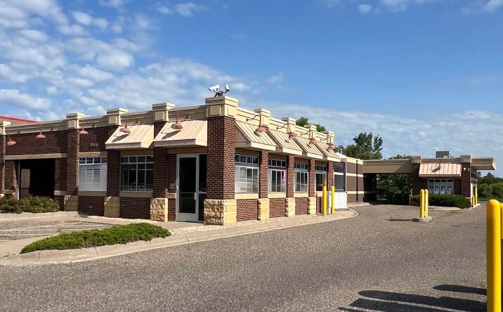 Pictures of Retail, Special Purpose, Business for Sale property located at 955 W Broadway Ave, Forest Lake, MN 55025 for sales - image #1
