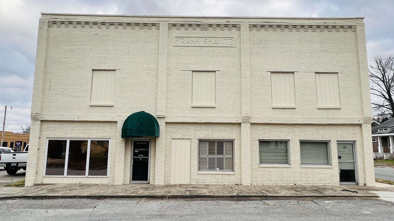 520 S MCKINLEY Street, Harrisburg, IL 62946