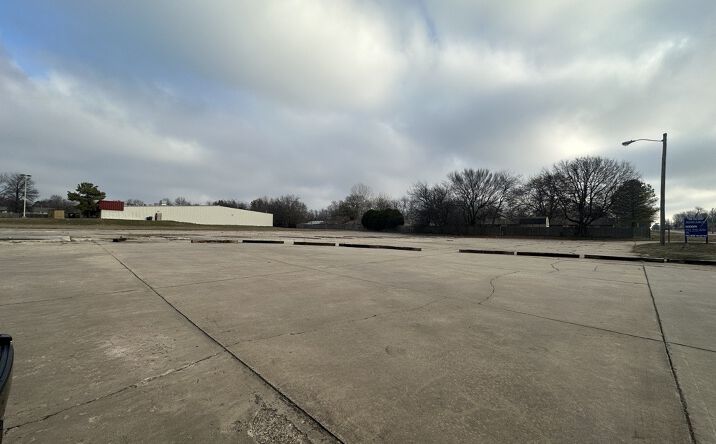 Pictures of Land property located at 500 W Florence St, Broken Arrow, OK 74011 for sales - image #1