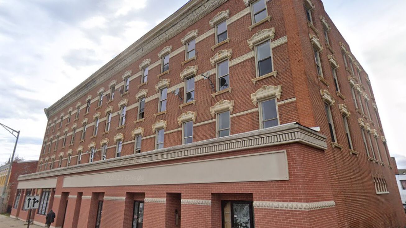 78 E Main St, Meriden, CT 06450