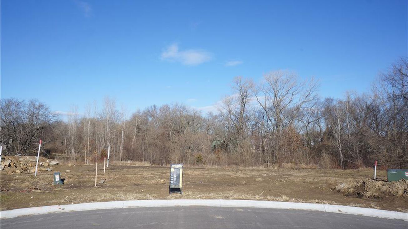 4001 SW Mondavi Drive, Lee's Summit, MO 64082