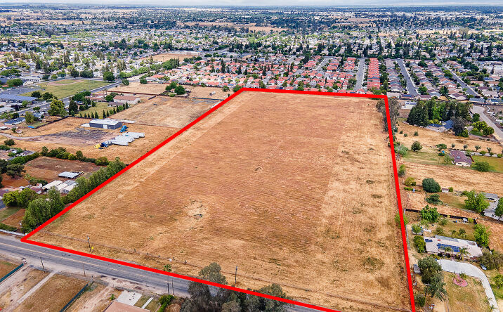 Pictures of Land property located at 4260 W McKinley Ave, Fresno, CA 93722 for sales - image #1