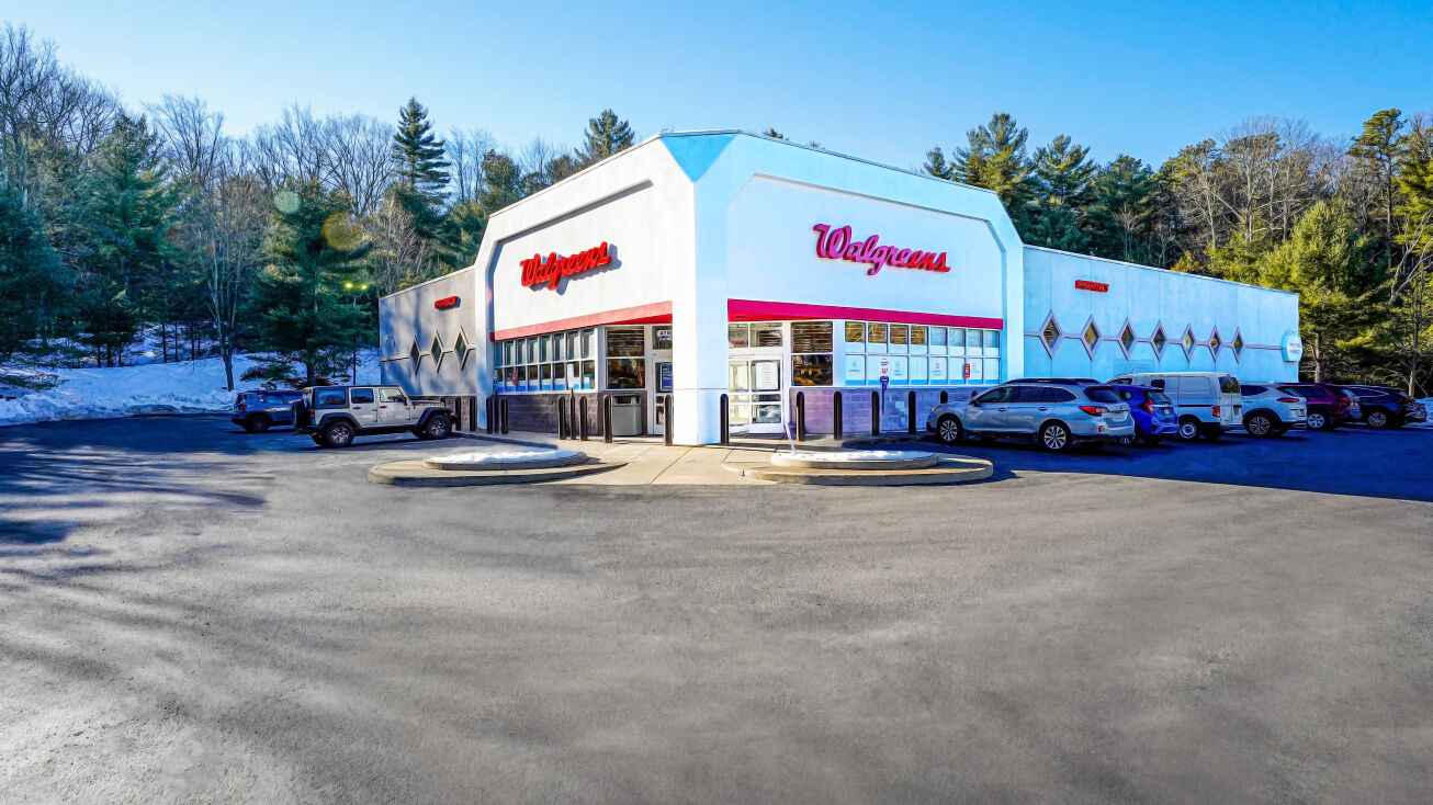 67th and happy valley walgreens