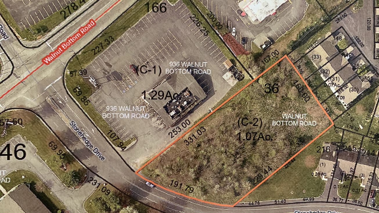 1 Stonehedge Dr, Carlisle, PA 17015