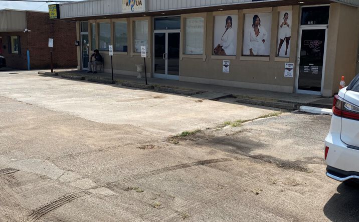 Pictures of Retail property located at 1501 Bush River Rd, Columbia, SC 29210 for sales - image #1