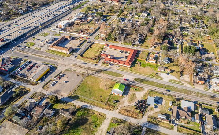 Pictures of Retail, Mixed Use property located at 3814 Tidwell Rd, Houston, TX 77093 for comps - image #1