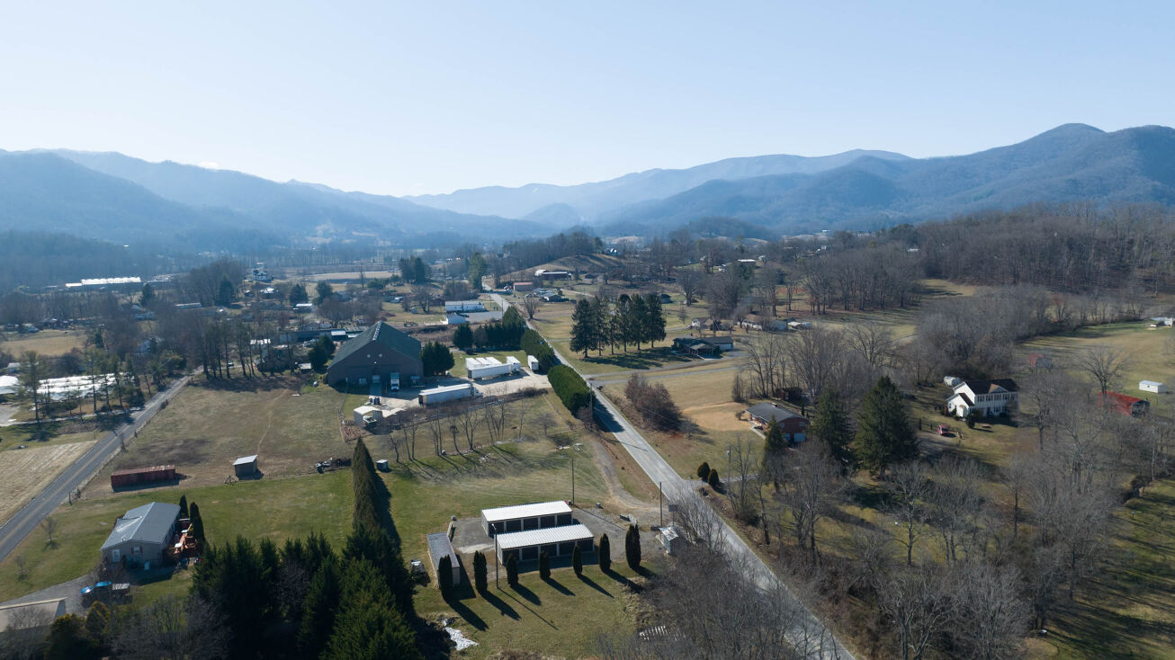 4967 Old River Rd, Waynesville, NC 28786