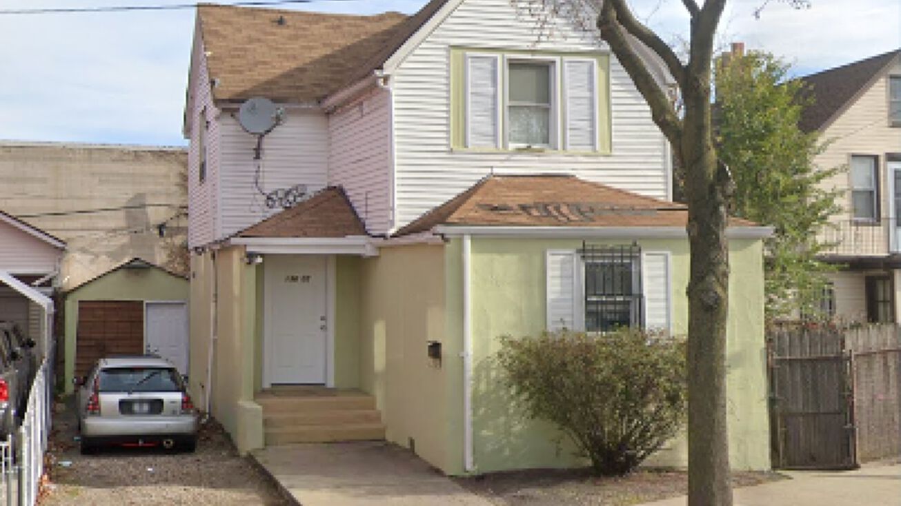 13605 Kew Gardens Rd, Queens, NY 11418