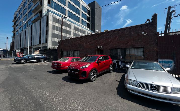 Pictures of Industrial property located at 2124 Violet St, Los Angeles, CA 90021 for sales - image #1
