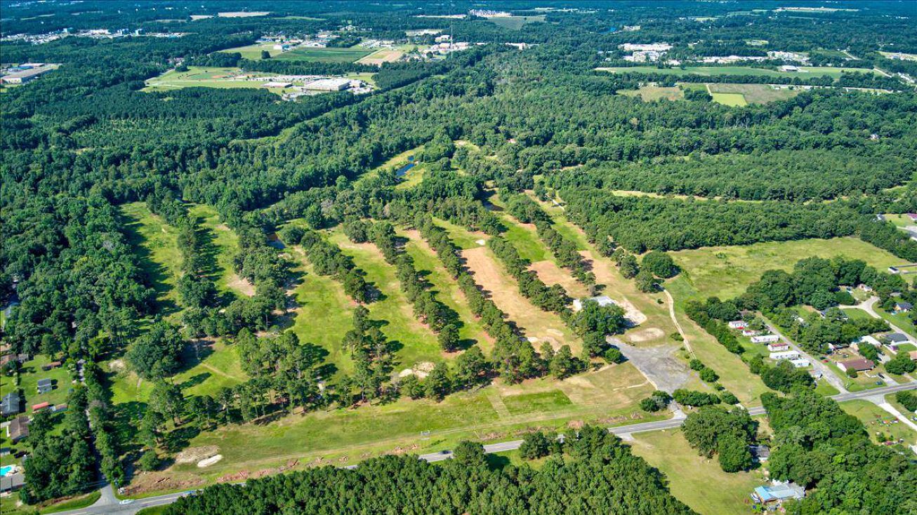 1133 E McIver Rd, Darlington, SC 29532