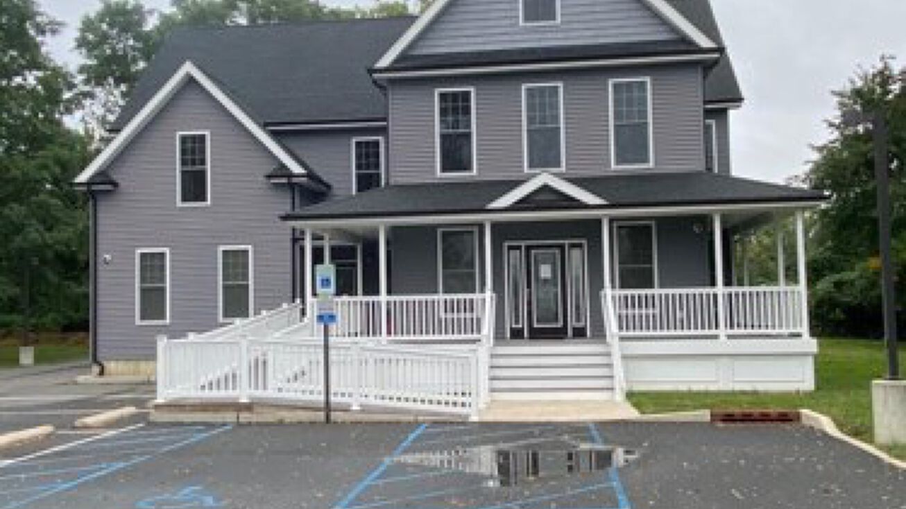 123 E Main St, Wrightstown, NJ 08562