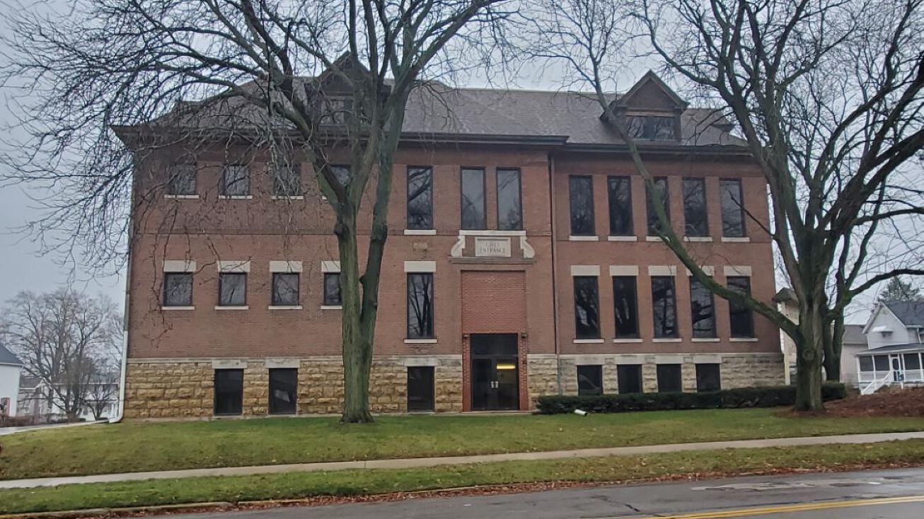 773 W Lincoln Blvd, Freeport, IL 61032