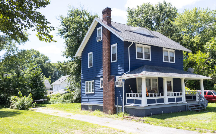 Pictures of Multifamily property located at 69 Oakdale Ave, Akron, OH 44302 for comps - image #1