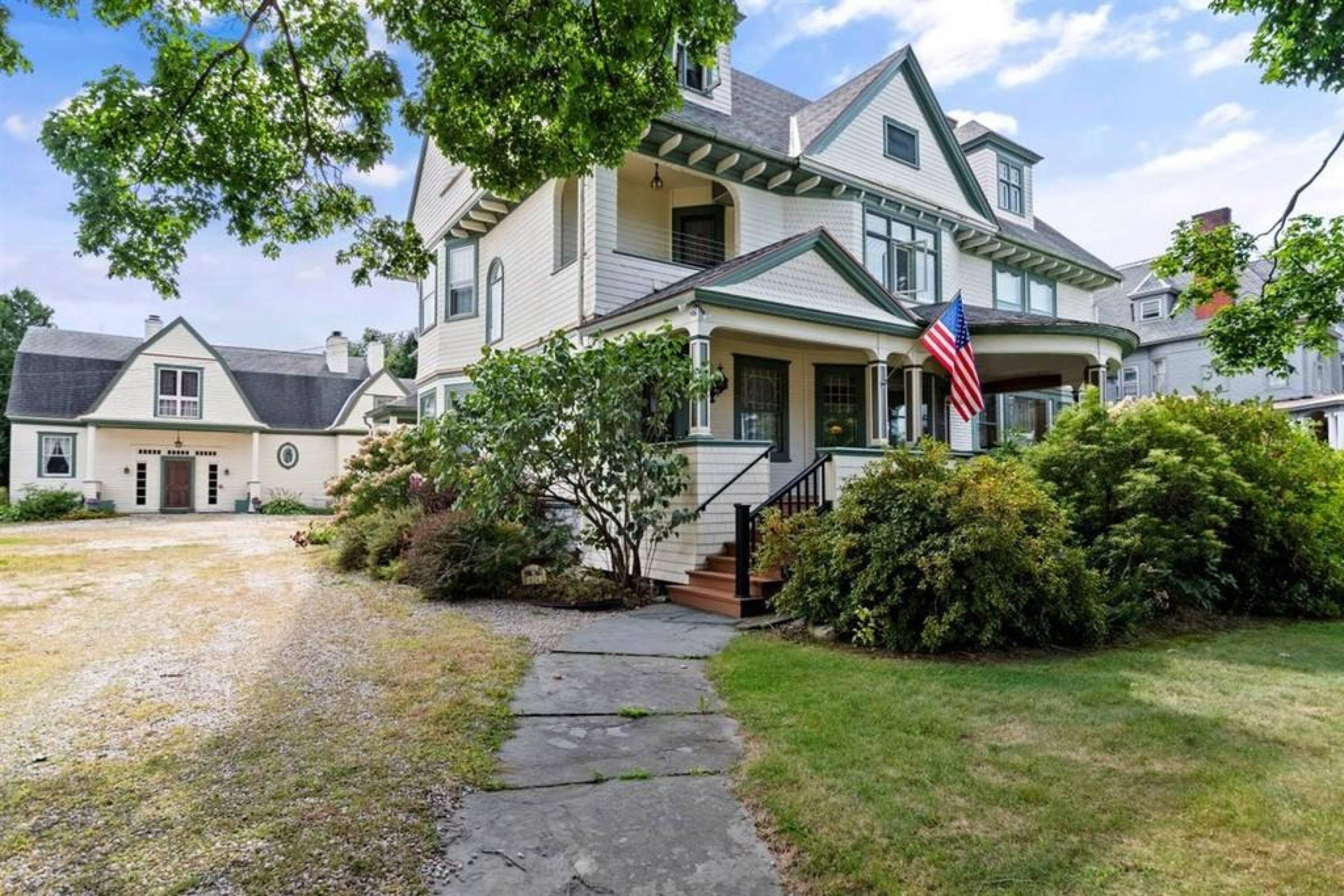 124 Elm St  
