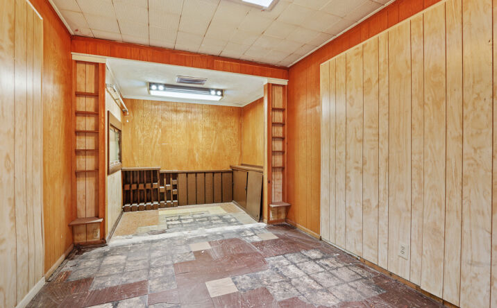Pictures of Industrial property located at 7416 S Western Ave, Los Angeles, CA 90047 for comps - image #1