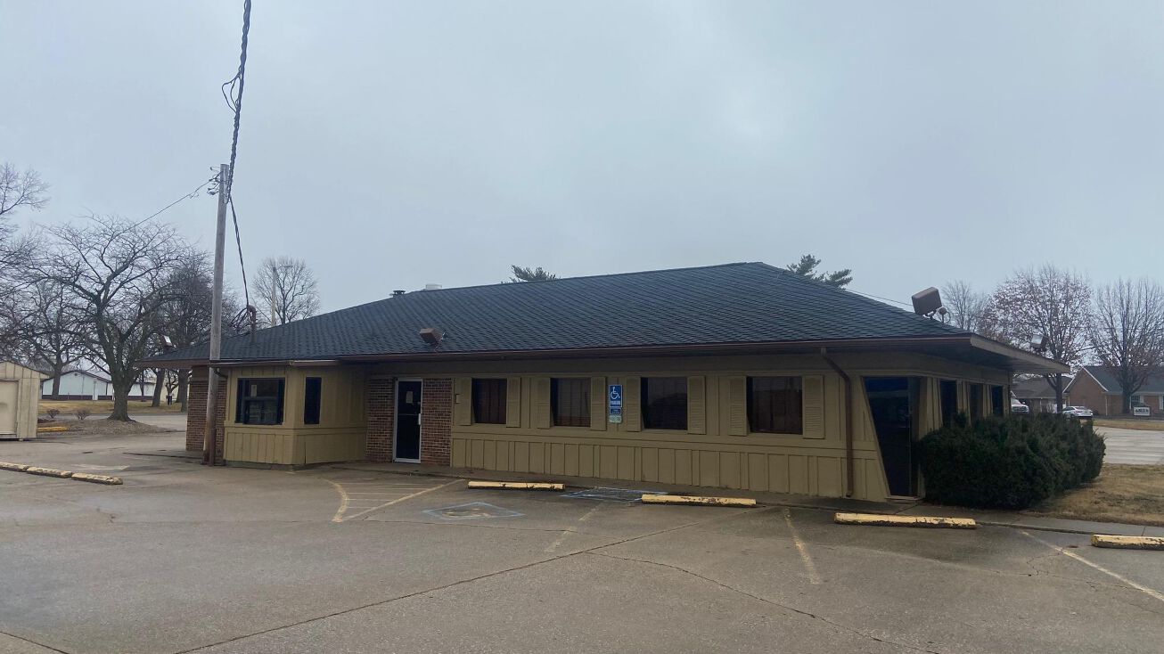 303 SPRINGFIELD Road, Taylorville, IL 62568