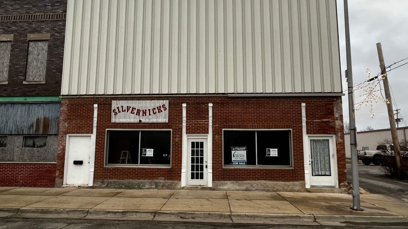 231 E JACKSON Drive, Virden, IL 62690 Special Purpose Property for