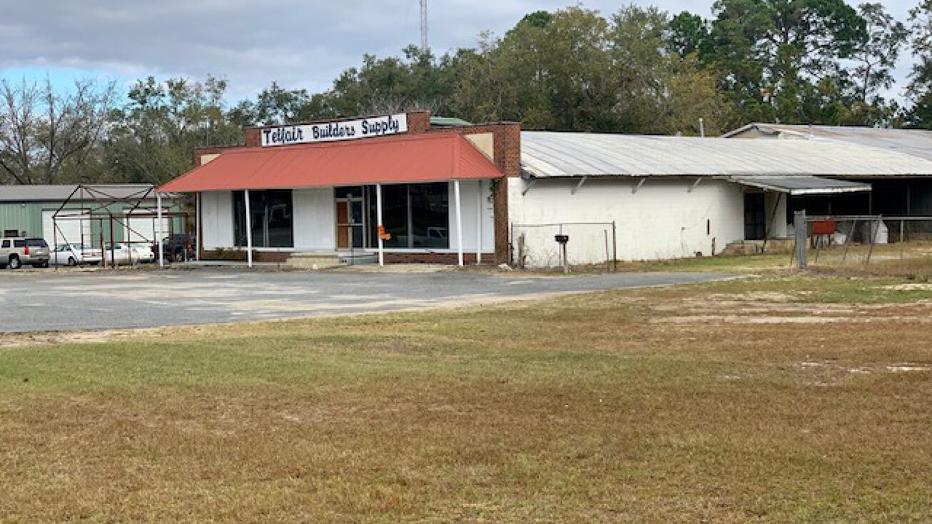 Oak St, McRaeHelena, GA 31055