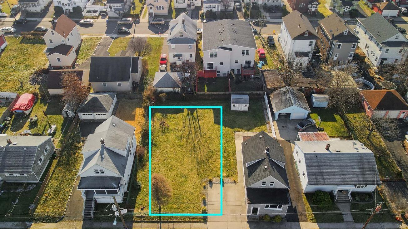 B Saint Ann Street, Carteret, NJ 07008